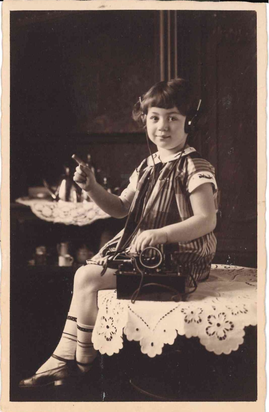 Hannah Kroner as a child, 1925/1926