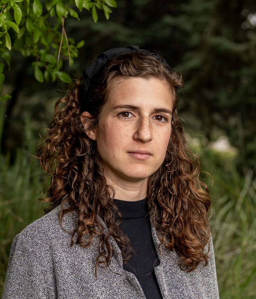 ghila amati headshot